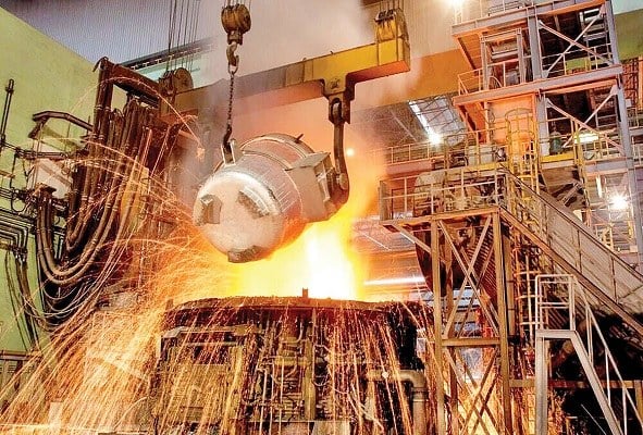 دو سنگر فولاد مبارکه در بحران؛ حمایت از تولید داخل و حفظ بازار صادراتی