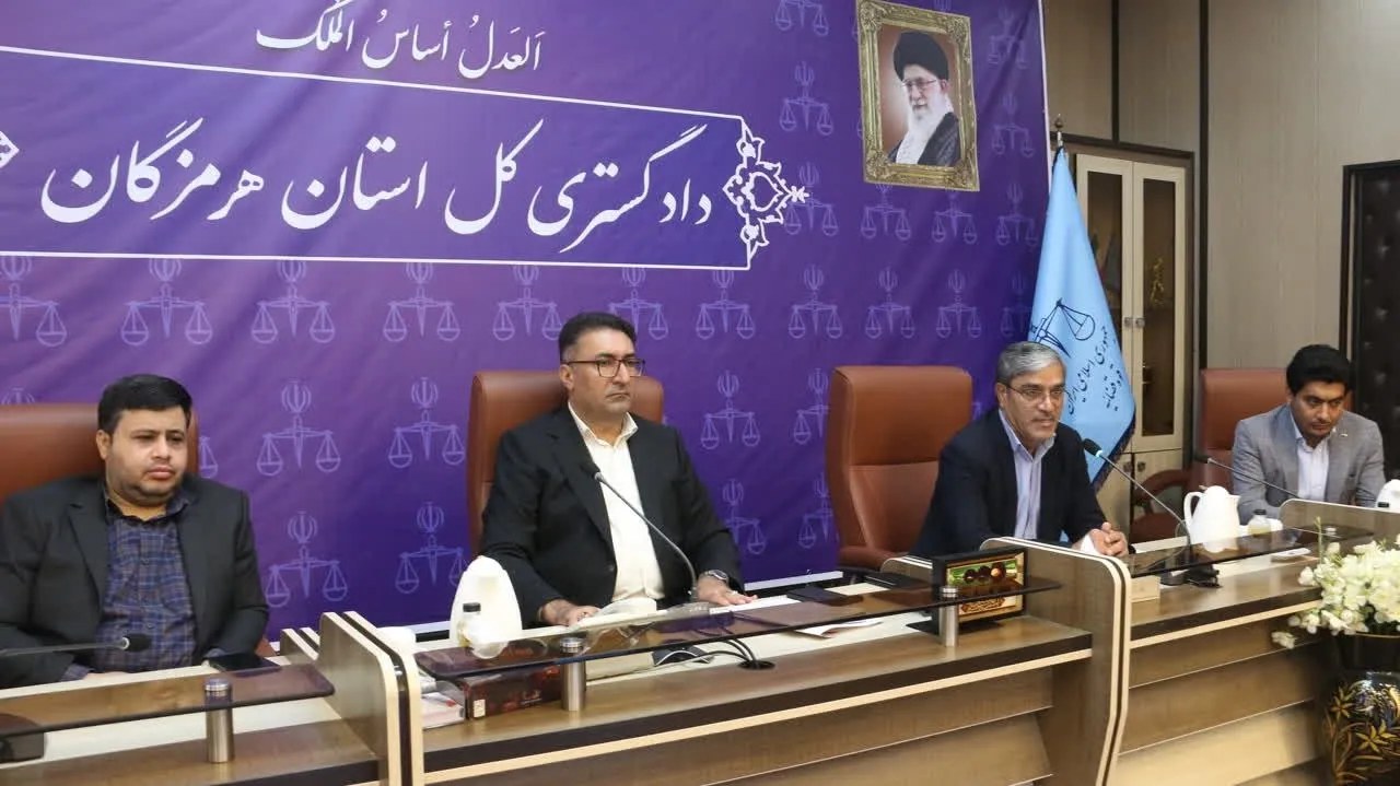 رئیس کل دادگستری هرمزگان برای حل مشکل تخلیه بار مهلت دو هفتهای تعیین کرد