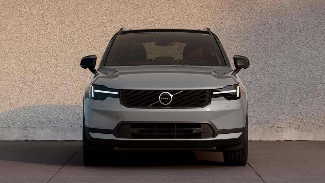 نسل ۲۰۲۸ ولوو XC40 با چهرهای تازه و پیشرانه Mild‑Hybrid رونمایی شد