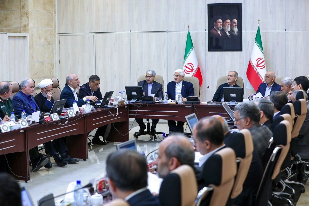 پزشکیان: دستگاههای دولتی یک روز در هفته را به عنوان «روز بدون خودرو» تعیین کنند/ توسعه دورکاری و کاهش سفرهای غیرضروری باید مورد توجه دستگاههای اجرایی قرار گیرد