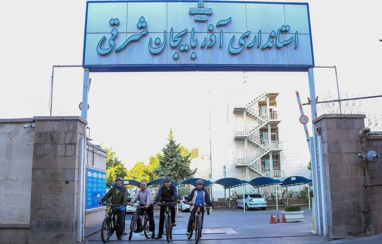 مدیران و کارکنان استانداری آذربایجان شرقی بدون خودروی شخصی به محل کار رفتند