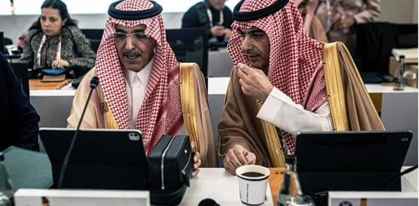 عربستان زیر فشار جنگ مجبور به وام گرفتن شد