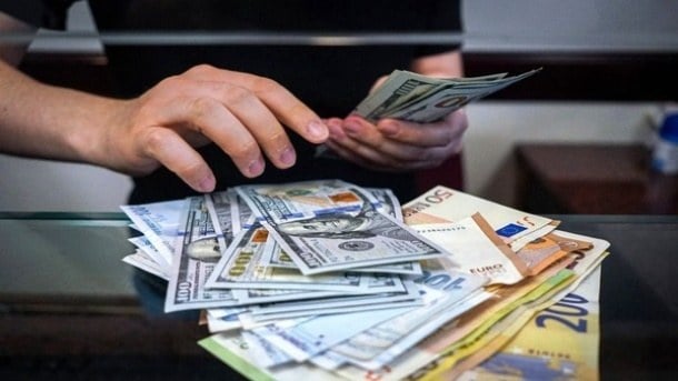 دلار ۲۵۶ هزار تومانی شد