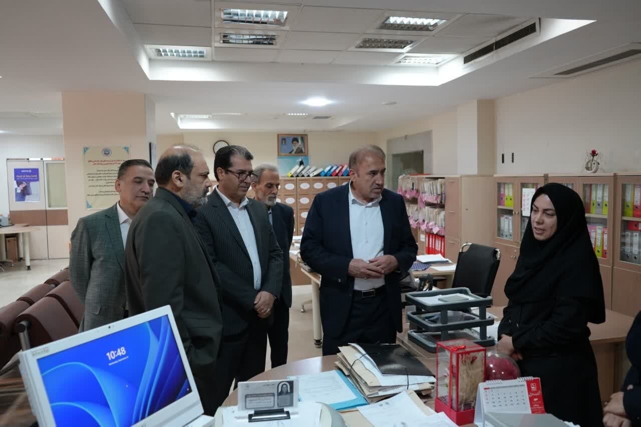 پرداخت غرامت خودروهای آسیبدیده از جنگ باید در دستور کار فوری بیمه قرار گیرد