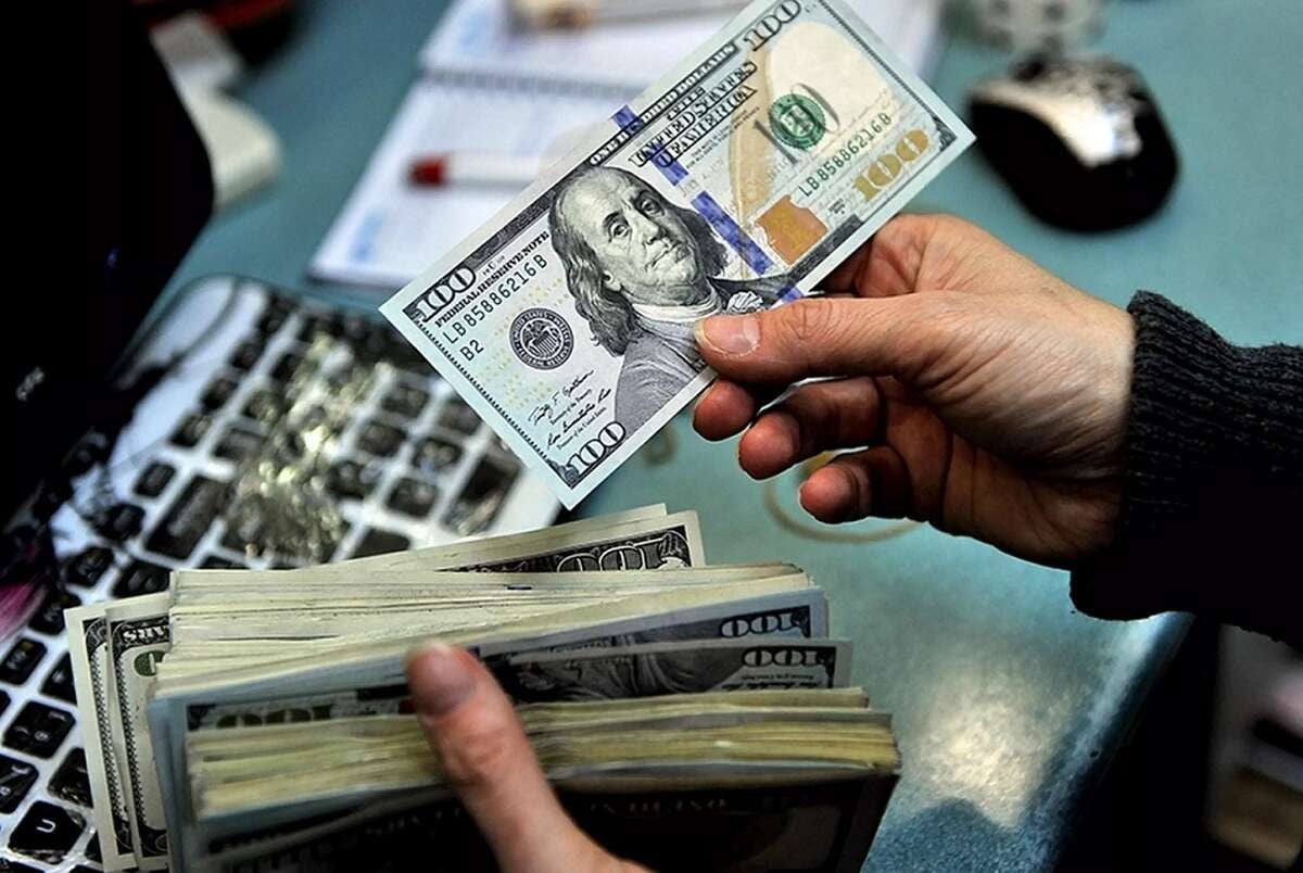 کاهش ۲هزار تومانی قیمت دلار