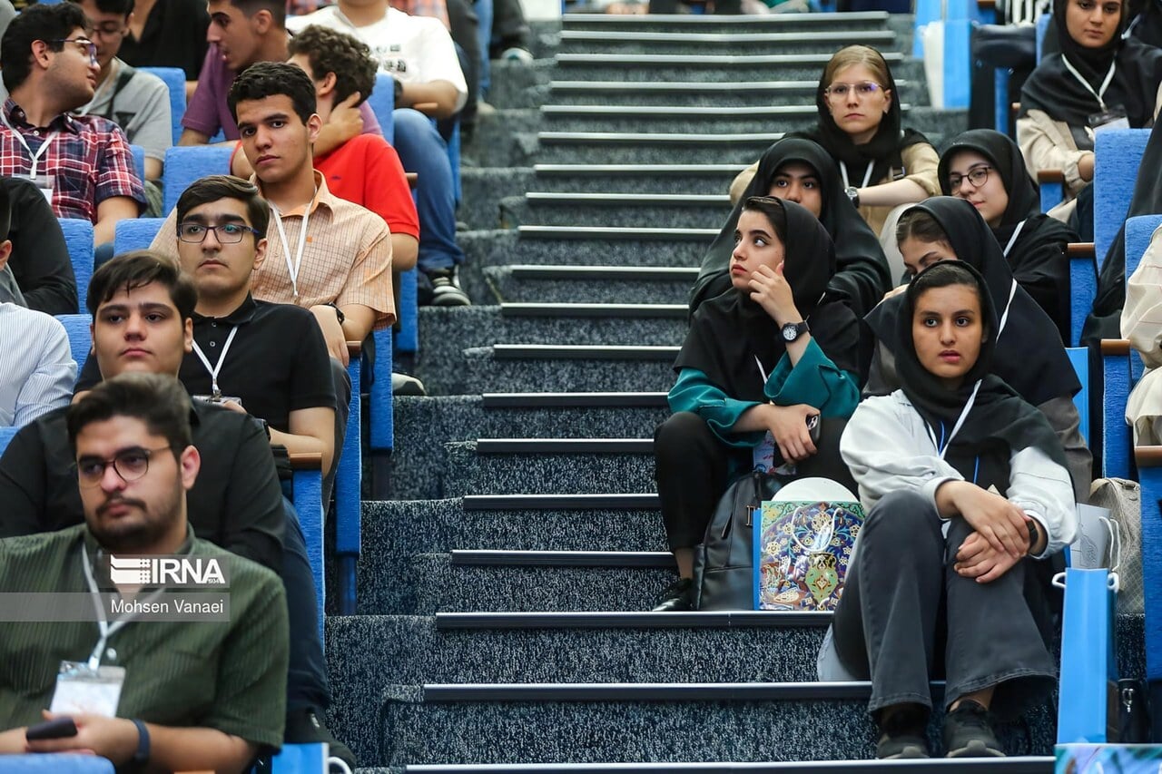 وزارت علوم و بهداشت دستورالعمل حجاب در دانشگاهها را بهزودی ابلاغ میکنند