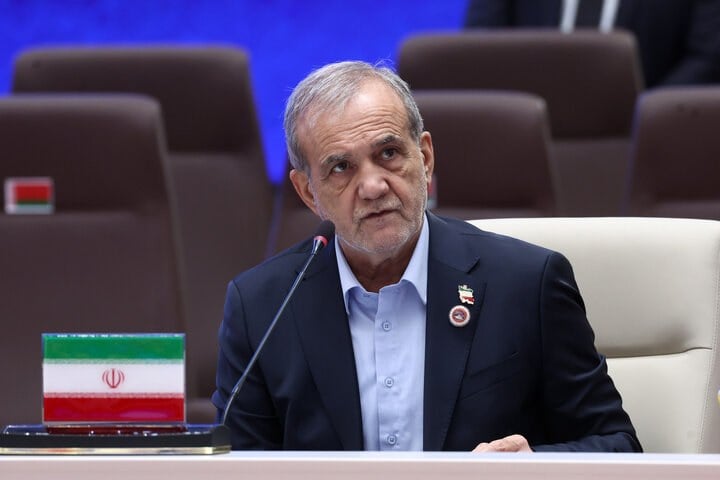 سخنرانی پزشکیان در هند؛ همایش اقتصادی سران بریکس و راهکارهای تقویت تاب‌آوری تجاری