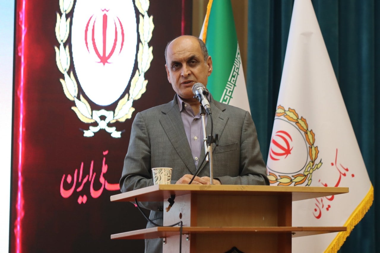 تسهیلات بانکی به سمت تولید و اقتصاد واقعی هدایت شود