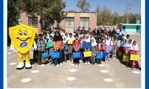 بیمه معلم آغاز سال تحصیلی در البرز را با توزیع بسته های آموزشی همراهی کرد