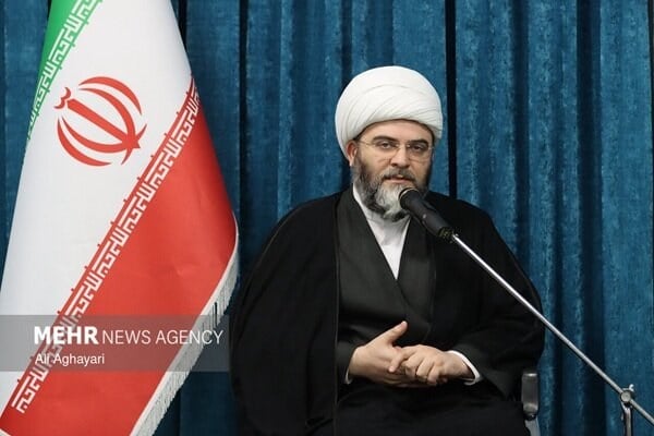 حجت الاسلام قمی: مردم نمی گذارند قیمت پایان جنگ، فروختن