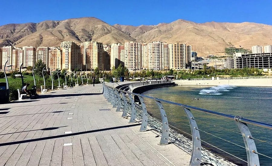 دریاچه چیتگر؛ تفریح عمومی یا ماهیگیری پولی پشت سیمکشی؟