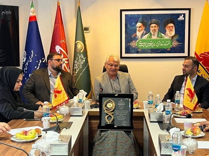 گواهینامه رعایت حقوق مصرفکنندگان به شرکت نفت پارس اعطاء شد