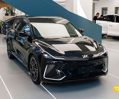 IM LS7 با 570 اسببخار و پارک لمسی وارد میدان برقیها شد