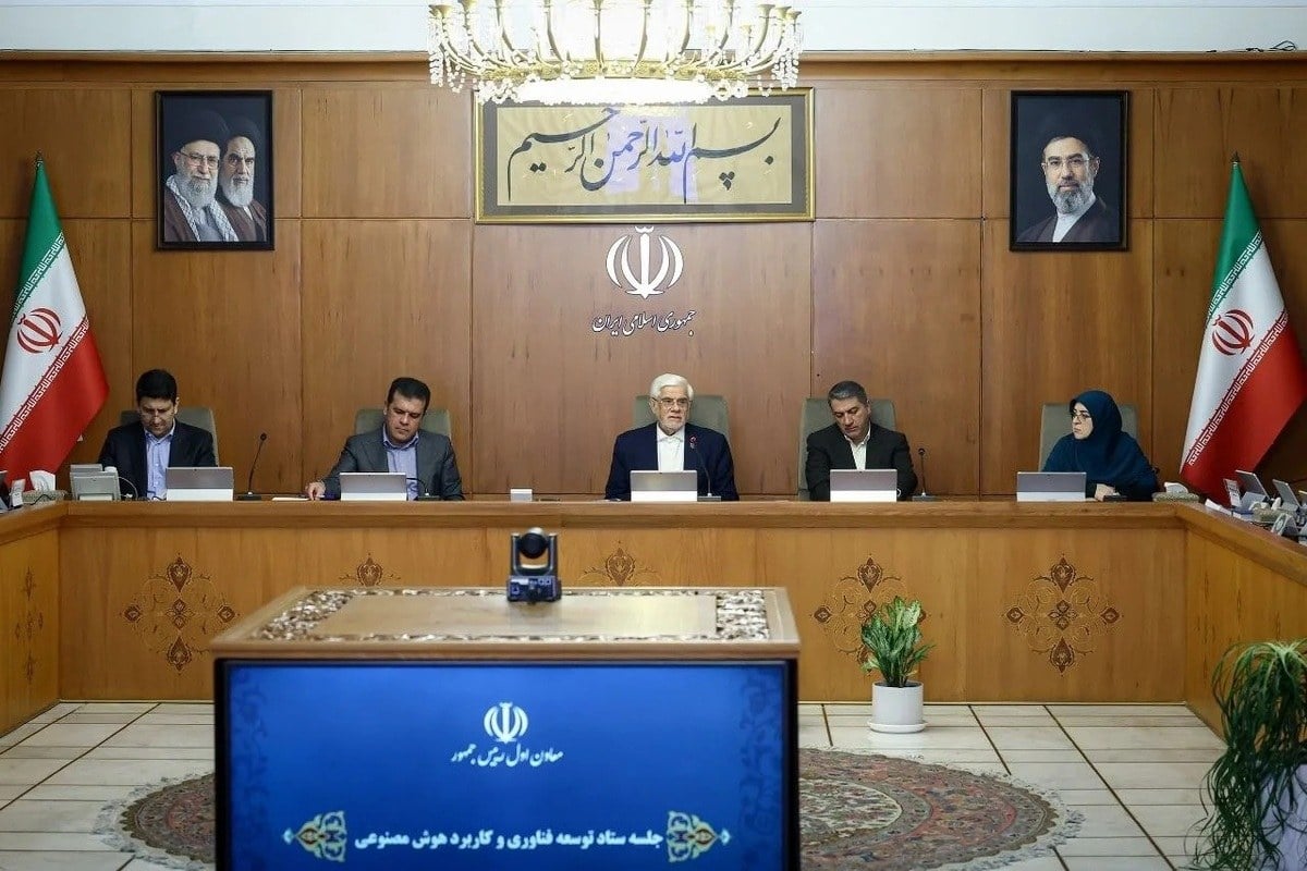 عارف از هدفگذاری جدید ایران در هوش مصنوعی خبر داد: رتبه تکرقمی جهان