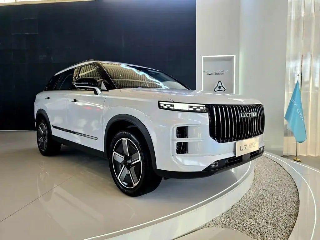 لوکانو L۷ PHEV مکث موتور در نمایشگاه تهران معرفی شد