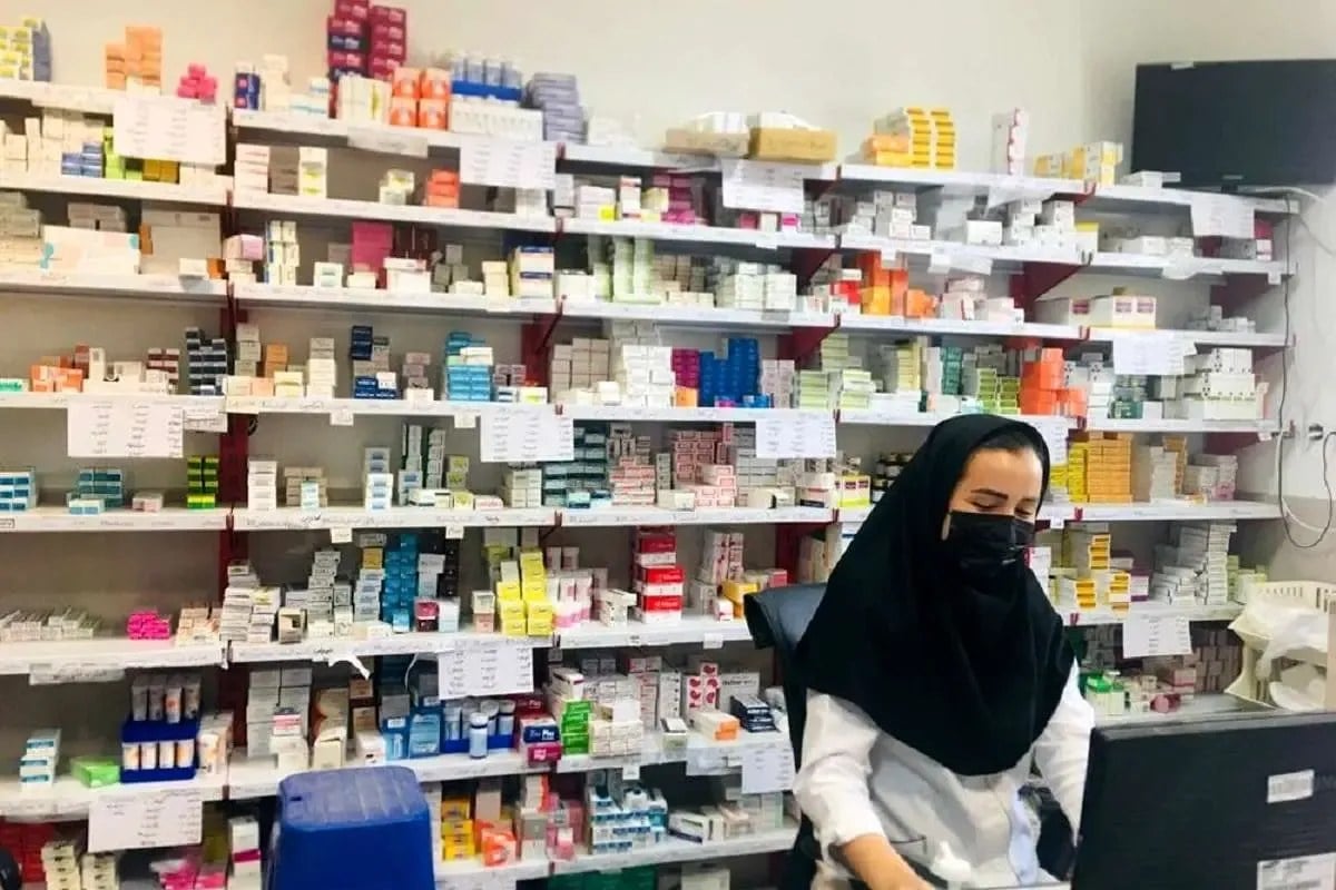 وزیر بهداشت: افزایش قیمت دارو باید با پوشش بیشتر بیمهای همراه شود