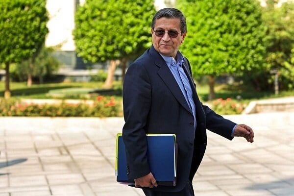 همتی خطاب به واشنگتن: فشار شما کار نکرد، تورم پایین آمد