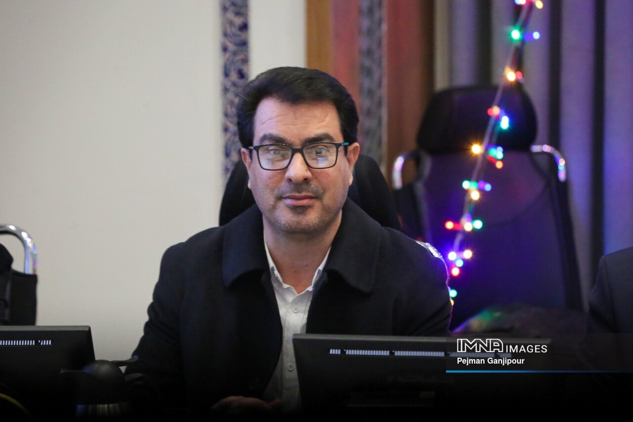 برنامه اصفهان ۱۴۱۰ بازنگری میشود؛ تأکید بر آب، آلودگی هوا و حملونقل پاک