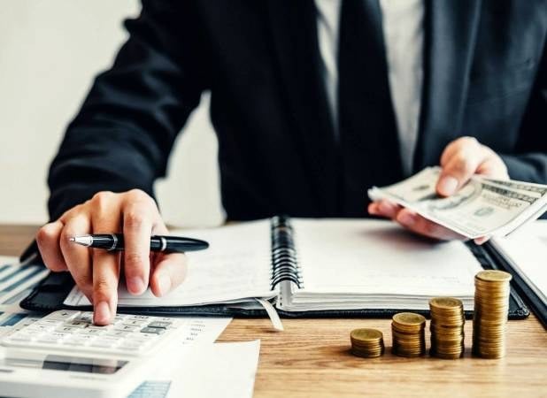 بعضی کالاها با دلار بالای 300 هزار تومان قیمت می‌خورد