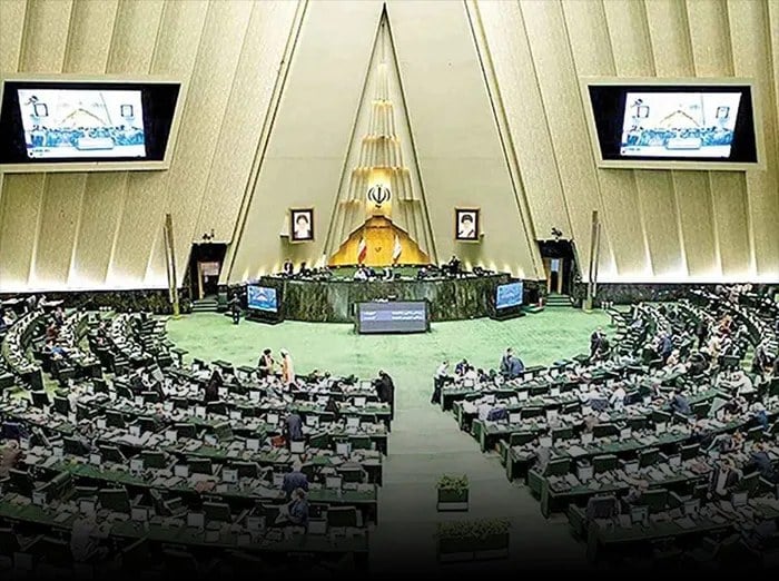 خیز مجلس برای اصلاح تعرفه ۱۰۰ درصدی واردات و قرارداد‌های پیش‌فروش خودرو