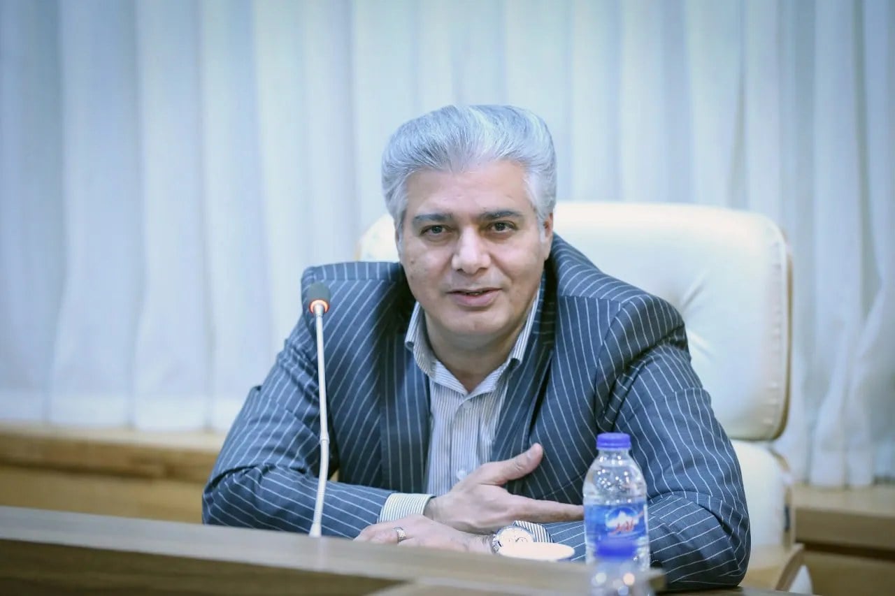 رئیس اتاق بازرگانی لرستان: ظرفیتهای اقتصادی لرستان باید با پیوند دانش و تولید و سرمایه فعال شود / همایش روز جهانی گردشگری با رویکرد هوش مصنوعی برگزار خواهد شد