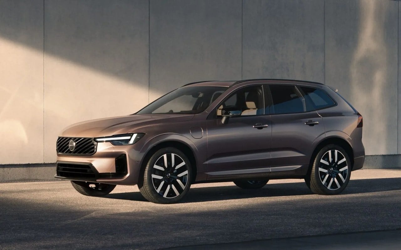 ولوو XC60 پلاگین‌ هیبریدی با پیمایش برقی ۲۰۰ کیلومتری معرفی شد