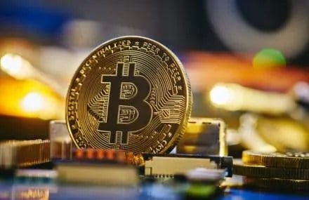 قراردادهای بیتکوین و اتریوم چگونه بسته میشود؟