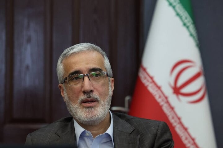 پیرصالحی: شرکتهای دارویی برای خرید ارز نقدینگی کافی ندارند