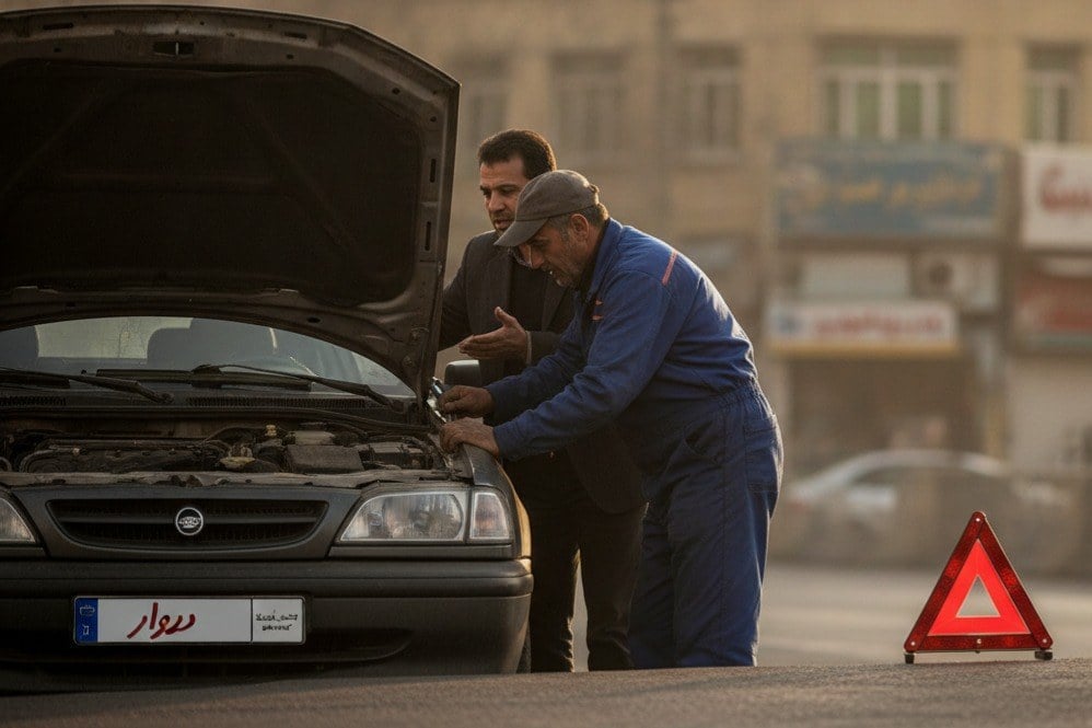 تعمیر خودرو در محل چه زمانی از مراجعه به تعمیرگاه بهتر است؟