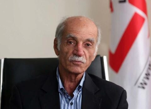 کارگران به جای فعالیت در خطوط تولید مسافرکشی میکنند