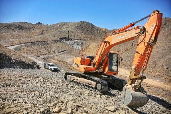 نبرد متهها در کویر اردستان؛ فولاد مبارکه به دنبال ذخایر آهن و فلزات ارزشمند