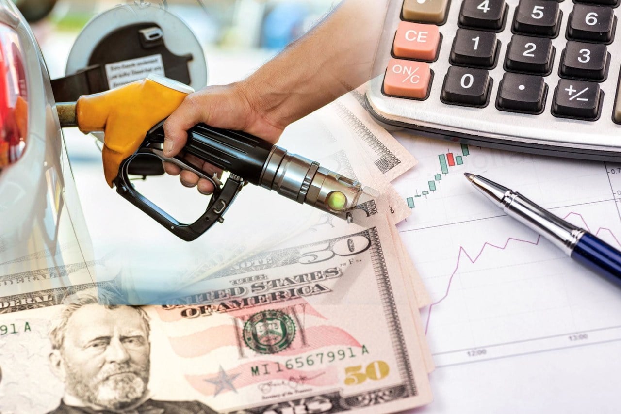 از بنزین ۳۵ تومانی تا ۱۰ هزار تومان؛ قیمت بنزین در ۲۹ سال چه مسیری را طی کرد؟