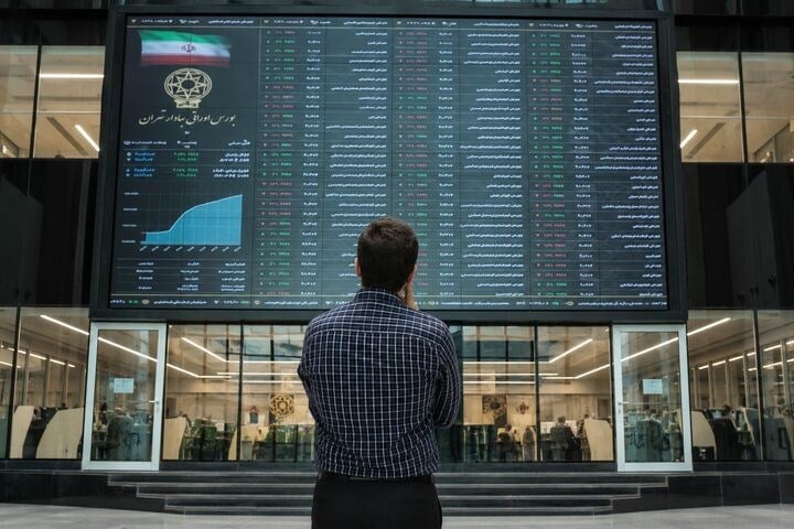 نقدینگی در برزخ؛ سیگنالهای تازه از همگرایی دلار نیما و صورتهای مالی برای فتح پاییز بورس