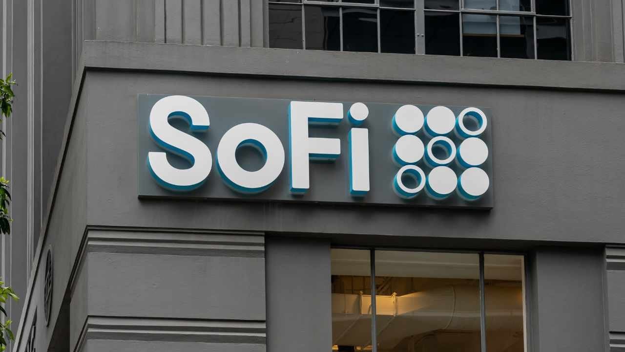 سوفای در یک اتحاد گسترده رمزارزی، ریلهای بانکی را به روی کراکن باز میکند