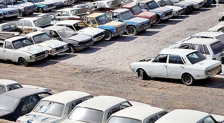 چرا هزینه سیاستهای دولت به فاکتور خرید خودرو منتقل میشود؟
