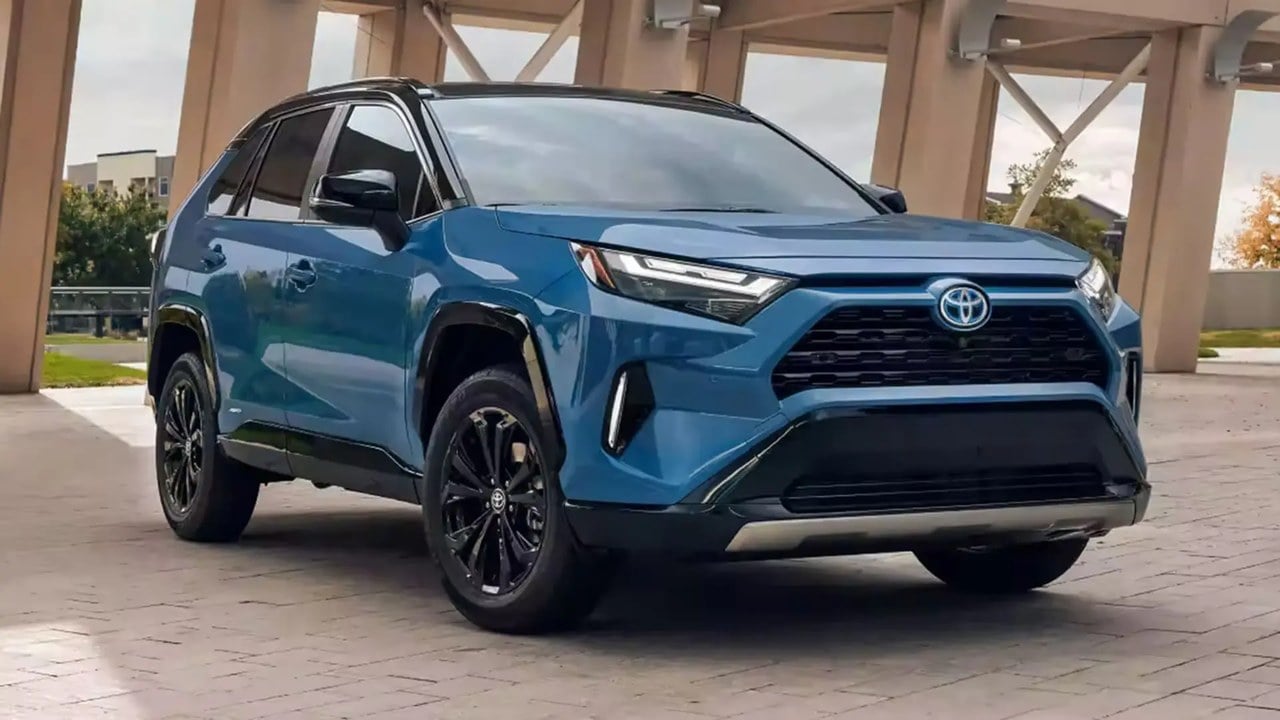 بررسی استهلاک و دوام باتری تویوتا RAV4 پس از ۳ سال کارکرد