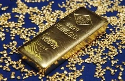 طلا، نفت را همراهی کرد