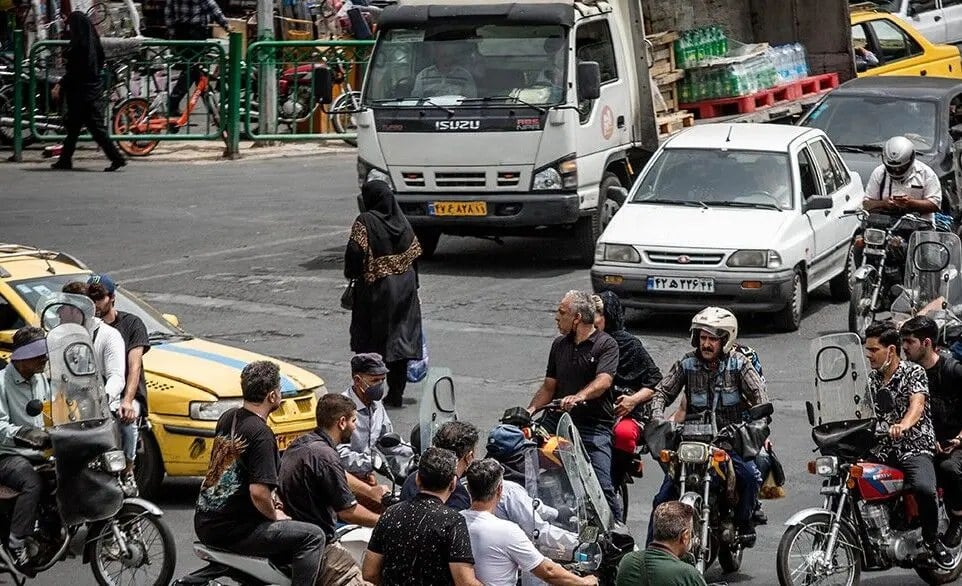 ترافیک تهران کجا رفت؟ کوچ خانوارها از خودرو به مترو و موتور