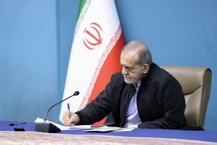 تأکید پزشکیان بر تکمیل زیرساختهای سرشماری ثبتیمبنا ۱۴۰۵