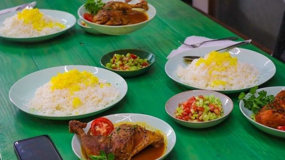 لیست غذای پرسنل؛ چطور یک منوی خوب برای شرکت بچینیم؟