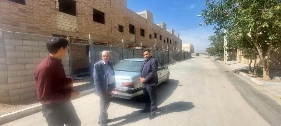 شهرضا|حضور معاون توسعه کارآفرینی، اشتغال و توانمندسازی در جلسه شورای مسکن شهرستان شهرضا و بازدید از پروژه مسکن شهر منظریه