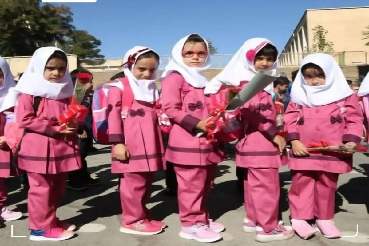 ۱۵ میلیون تومان برای روپوش مدرسه / والدین تخلفات لباس فرم دانشآموزان را چگونه اعلام کنند؟