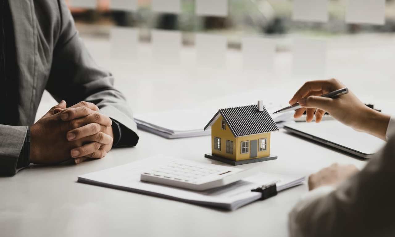 نرخ وام مسکن در کانادا در حال افزایش؛ ثابت یا شناور، کدام گزینه پرریسکتر است؟