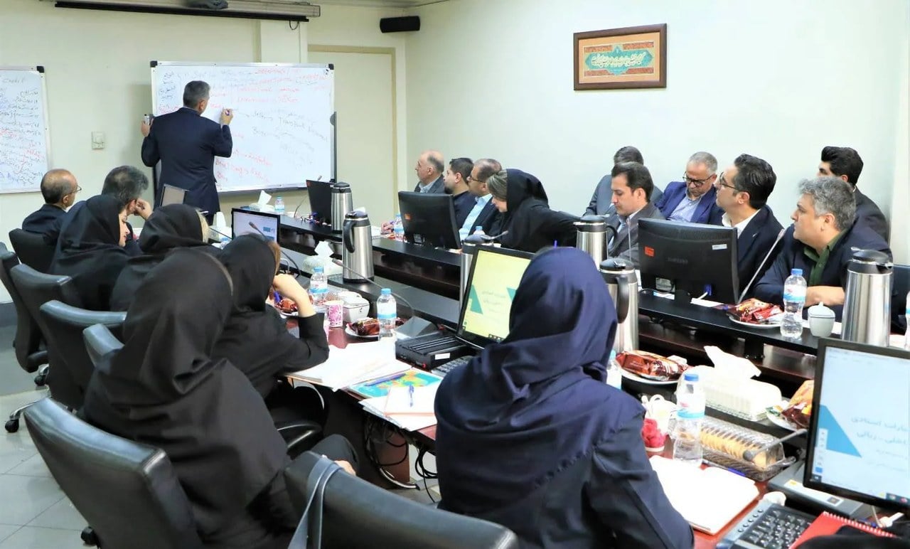 کارگاه آموزشی ابزارهای تعهدی بانک سرمایه با تدریس سرپرست مدیریت عامل برگزار شد