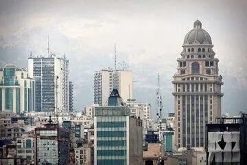نوسازها چند درصد گرانتر از خانههای چندساله تهران هستند؟