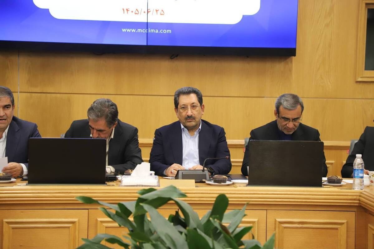 وزیر صمت در مشهد: ۳۰۰ همت تسهیلات برای حمایت از صنایع کوچک ابلاغ میشود