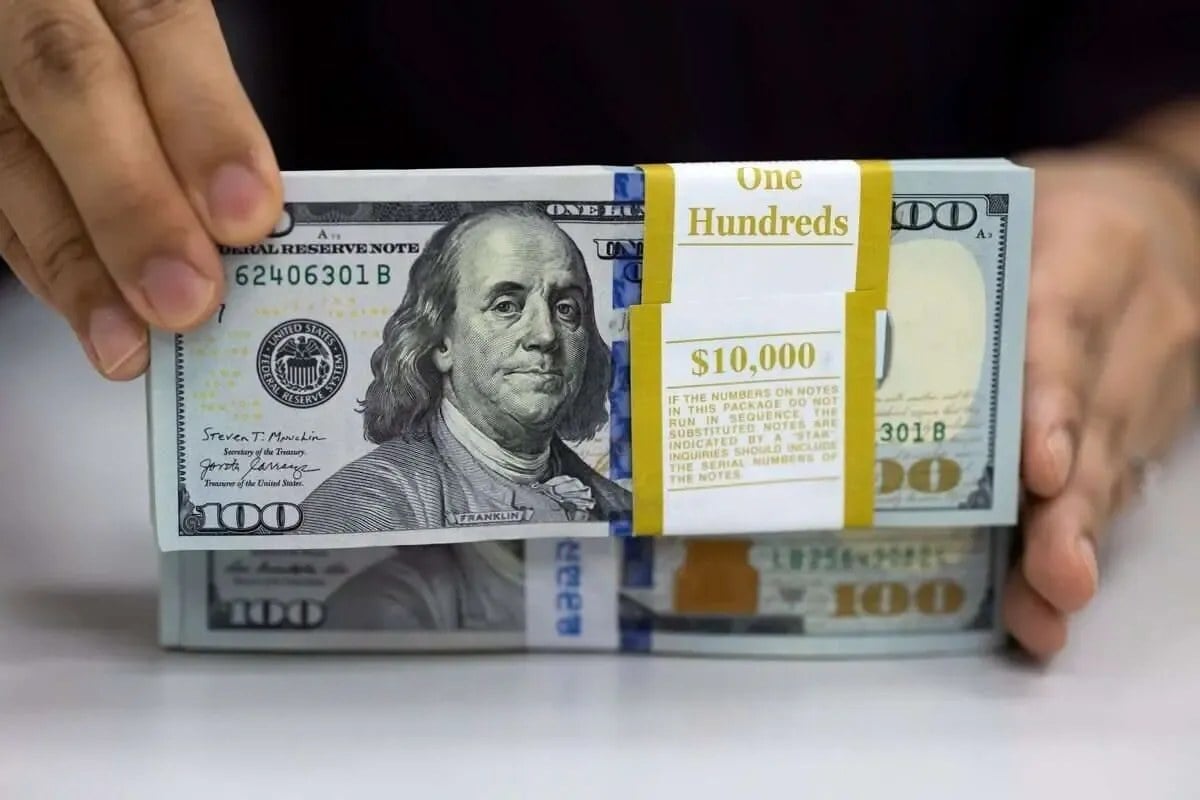 پیشبینی جدید از قیمت دلار و طلا / دلار ۳۳۰ هزار تومانی و طلای ۵ هزار دلاری در راه است؟