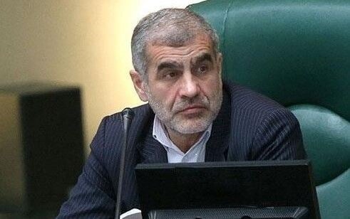 نیکزاد: آمریکا نمیتواند صادرات نفت ایران را به صفر برساند/ نفت ایران با وجود فشارها صادر میشود