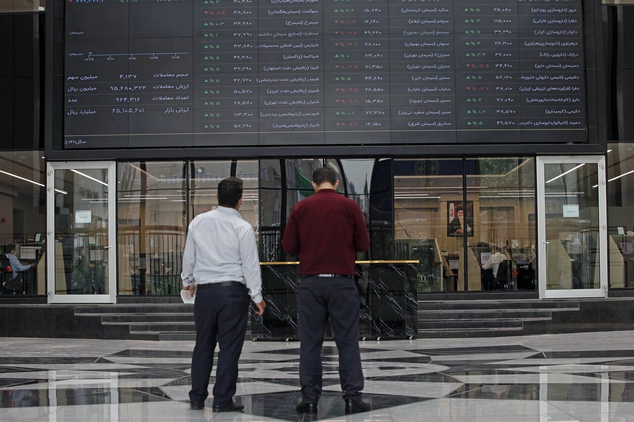 صعود آرام بورس؛ افزایش ۶ هزار و ۸۳۰ واحدی شاخص کل