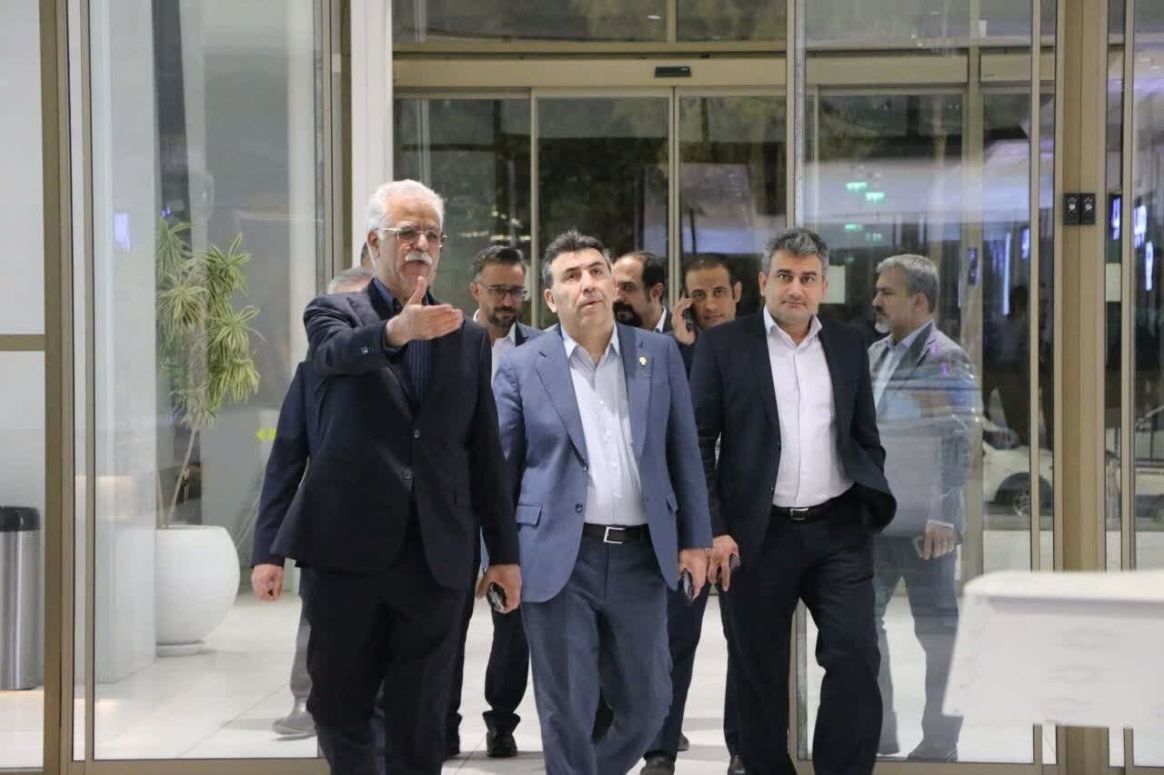 گام راهبردی برای تبدیل کرمان به هاب مالی جنوبشرق / از کلیدخوردن مرکز مالی بینالمللی تا سهم ۲۰ درصدی کرمانیها از ارزش بورس تهران